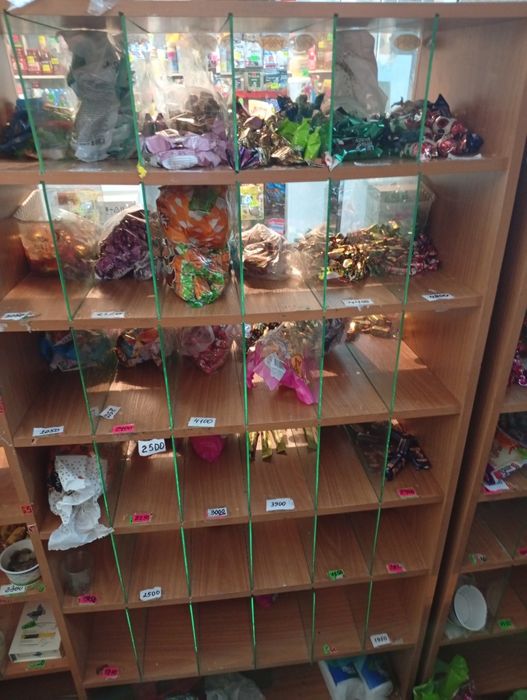 Продам мебель витрина