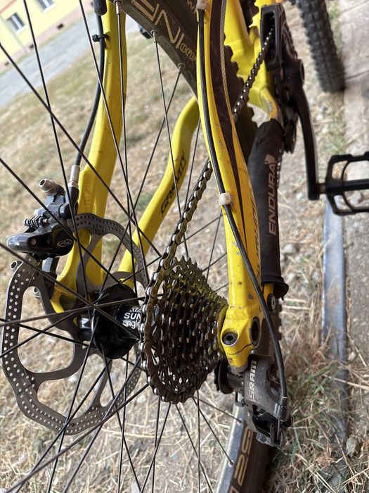 Bicicleta norco full suspention
