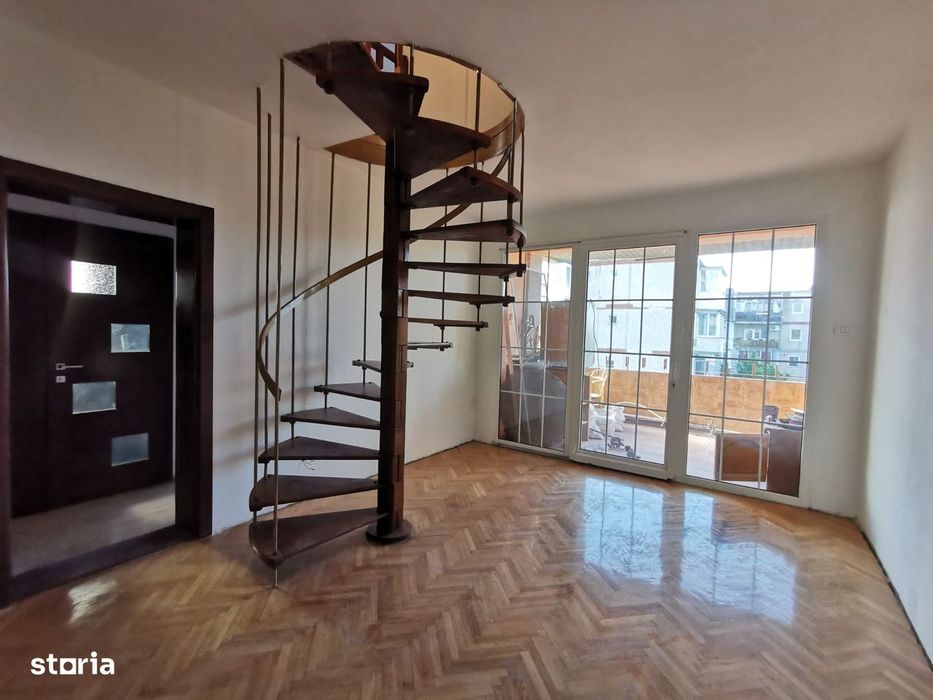 Apartament spatios 136 mp utili cu garaj ,terasă , balcon si boxa.