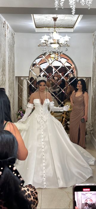 Vand Rochie de mireasa Lena Berisha facuta pe comanda