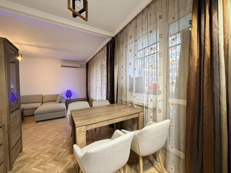 Дава се под наем Тристаен апартамент в София, Медицинска академия - 94 кв.м за 957.27 € - Снимка #3