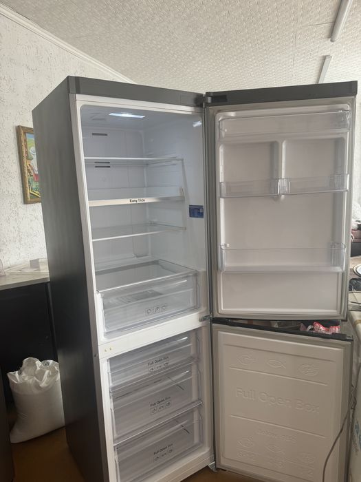 Продам холодильник с доставкой