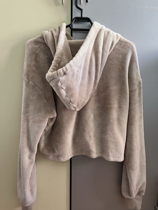 pulover imblanit cu gluga