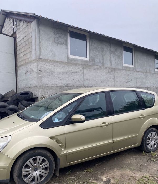 Ford S Max.
