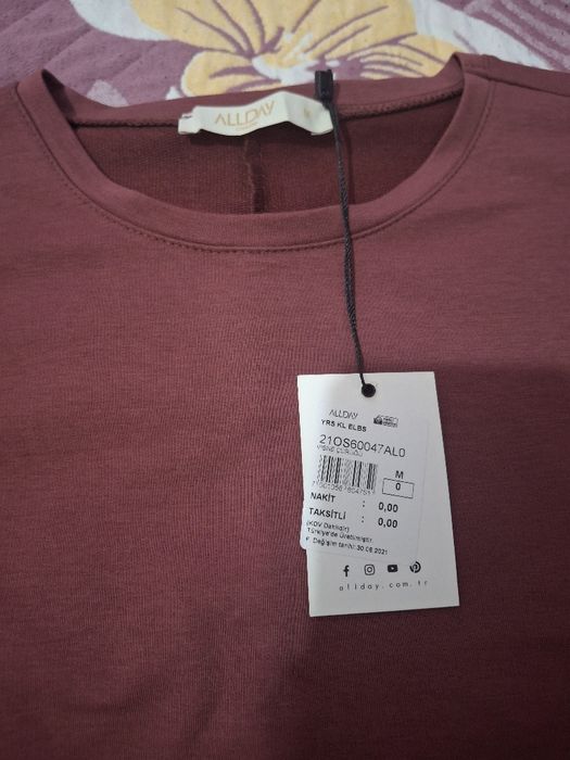 Продаётся женское платье