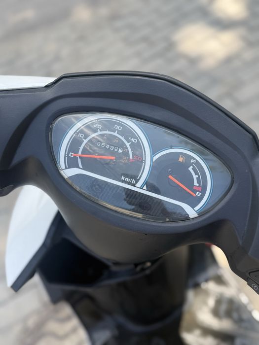 Продам скутер мопед м8 про