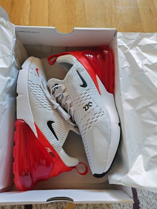 Продавам маратонки Nike Air Max 270