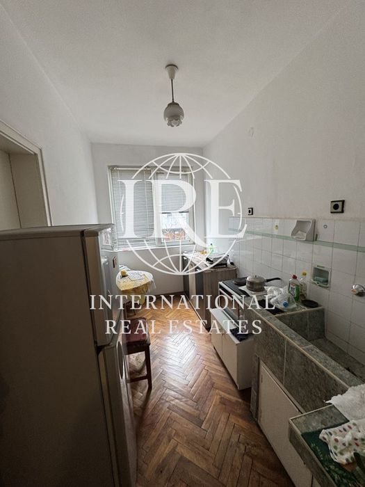 Продава се Четиристаен апартамент в Варна, Окръжна болница - 100 кв.м за 1275 €/кв.м - Снимка #11