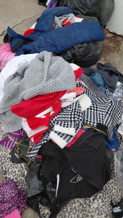 Отдам вещи детские,  есть взрослые женские