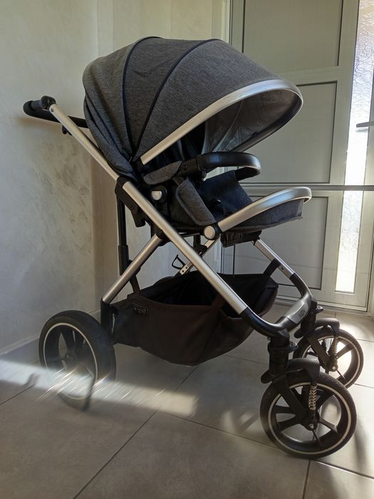 Детска количка .