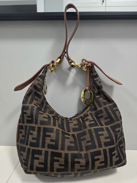 Чанта на Fendi  .