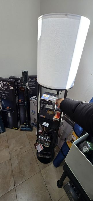 LAMPADAR cu rafturi din lemn