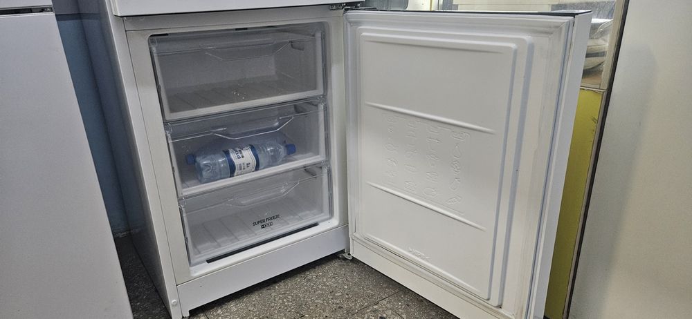 Продам холодильник Indesit no frost