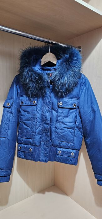 Продам женский пуховик.