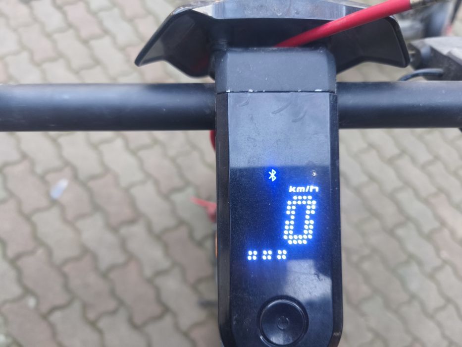 Trotinete Kukirin și NIU