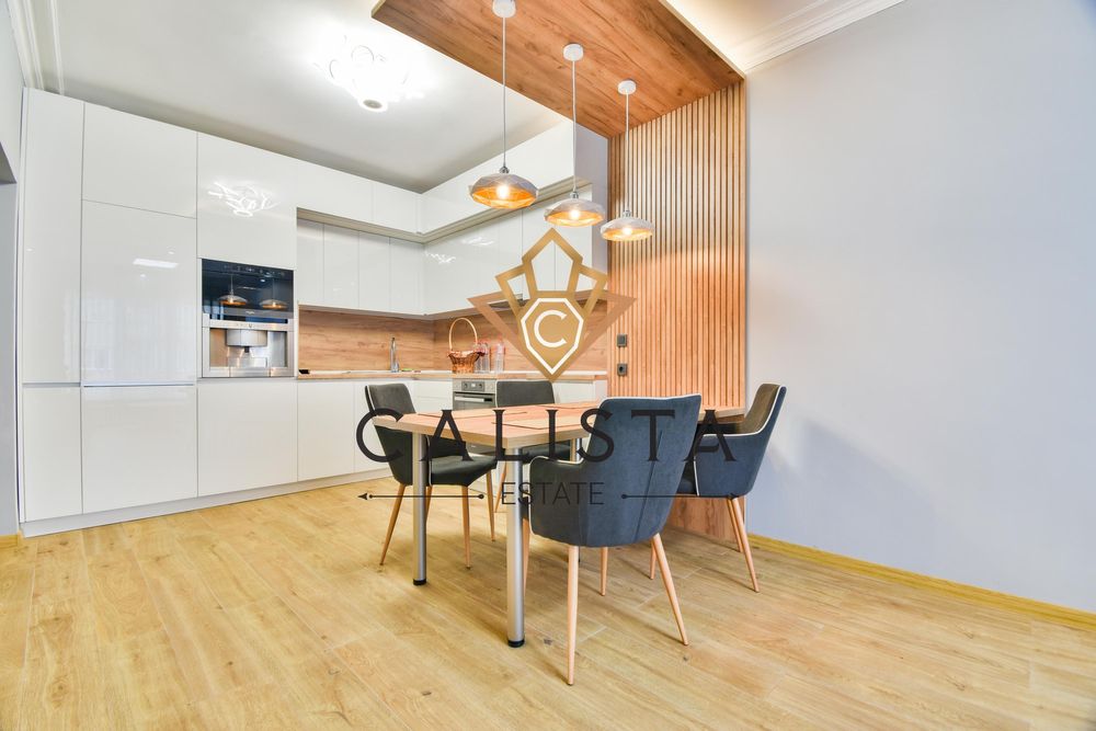 Дава се под наем Тристаен апартамент в София, Център - 90 кв.м за 1499 € - Снимка #1