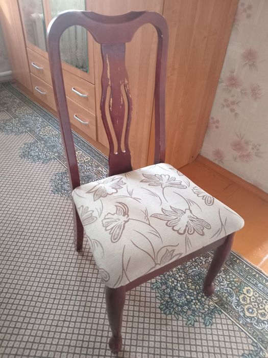 Продам стул дерево