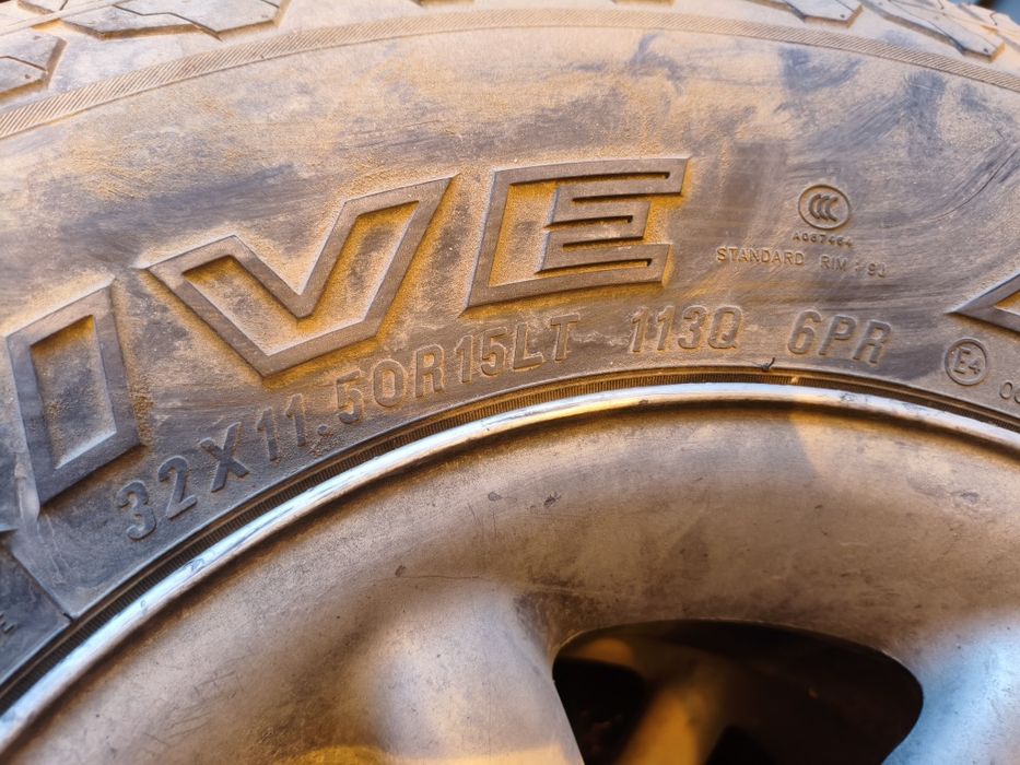Продам комплект дисков с шинами Maxxis At