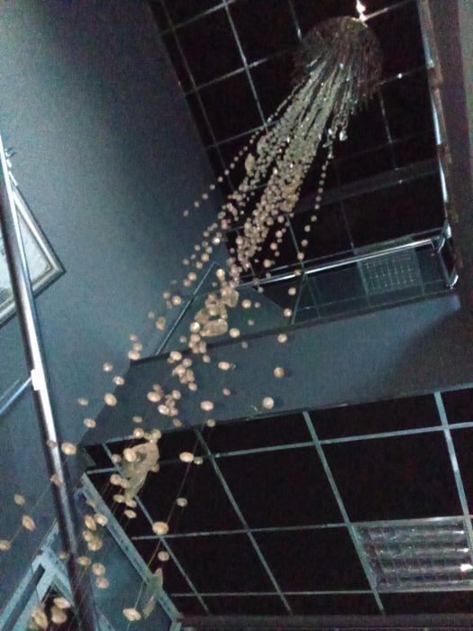 Отдавам под наем магазин/ офис/ студио  на Кооперативния пазар в кв.Люлин 3, гр София