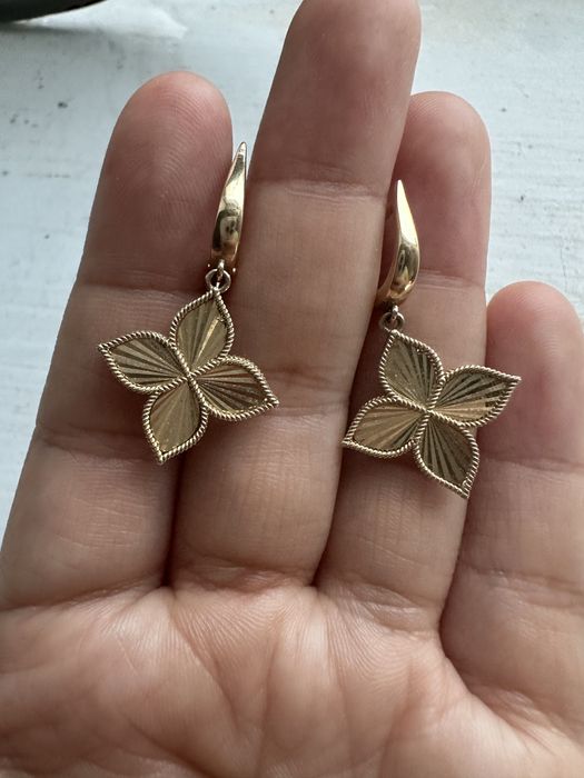 Продам Золотое серьги 585 проба