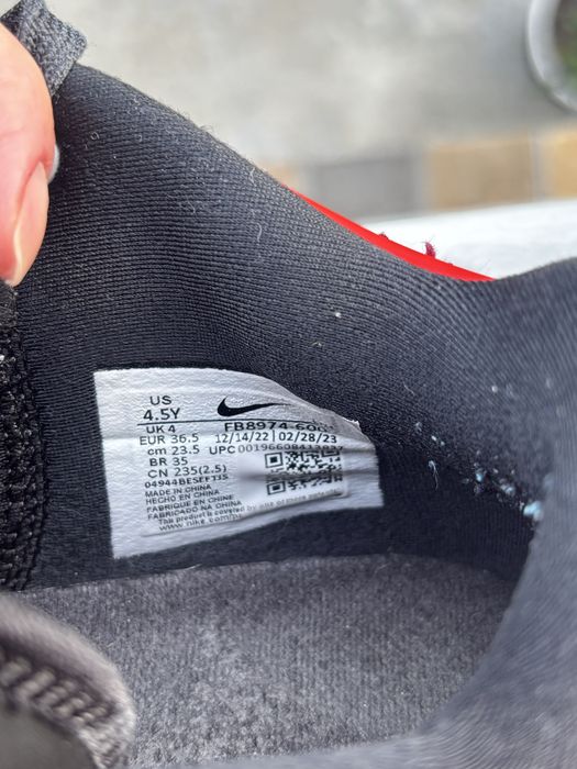 Vand Adidasi Nike Lebron