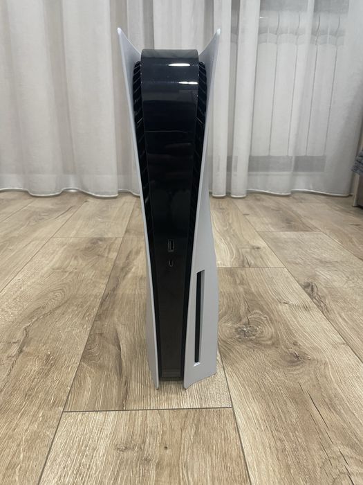 Sony playstation 5 + 2 джойстика