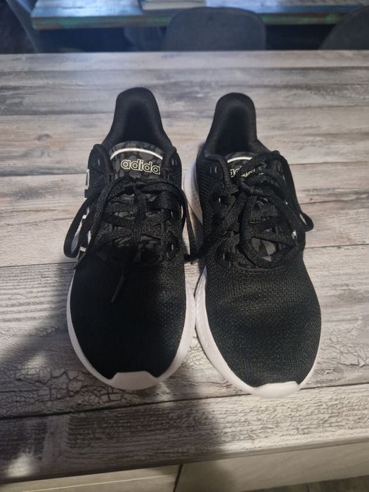 Маратонки Адидас  36.5
