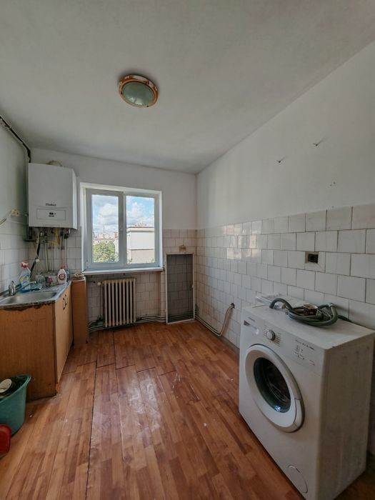 Apartament 2 camere decomandat și loc parcare cu copertină inclus