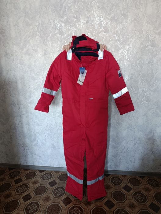 Продам комбинезон зимний