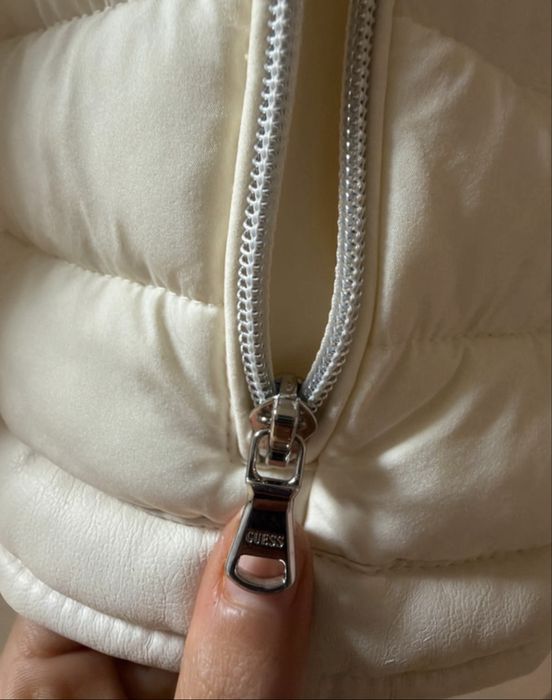 Geaca Guess alba