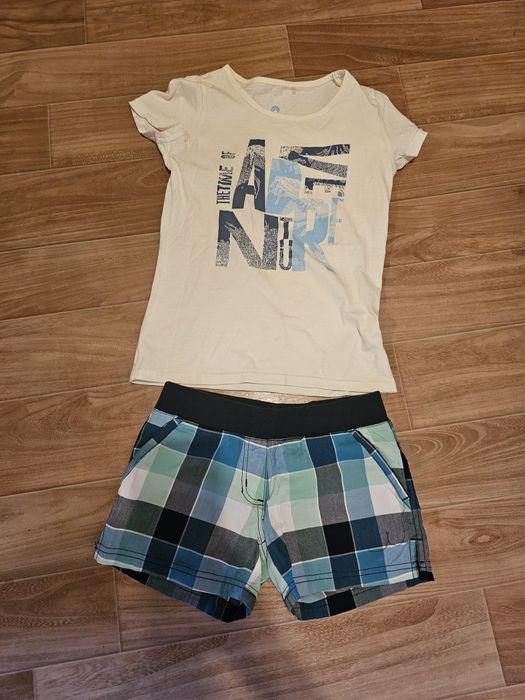 Продам одежду для девочки пакетом  на 6-8 лет