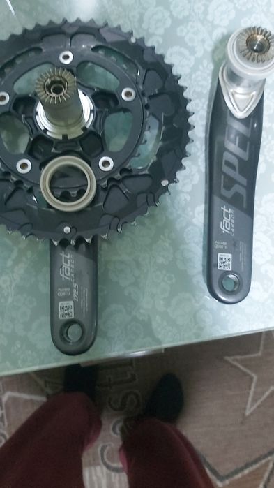 Pedalier BB-30 Specialized carbon 52 - 34