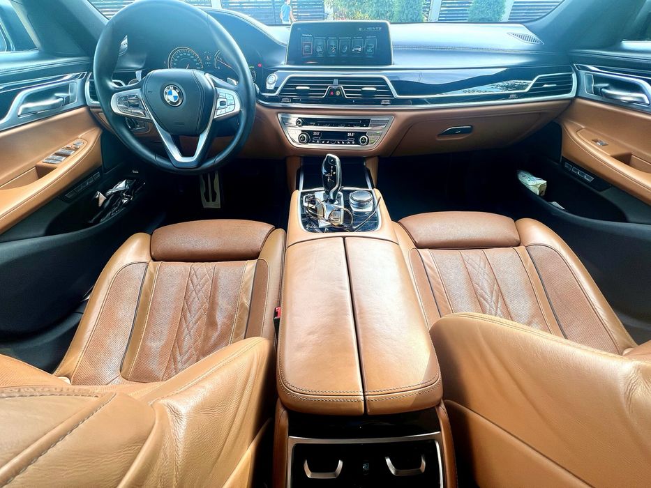 BMW 740Ld xDrive M-Pack | Carbon Core | Parcare din Cheie | Laser
