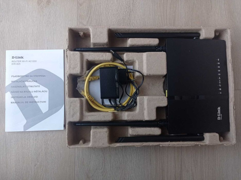 Продавам рутер D-LINK DIR-825