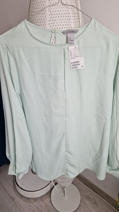 Bluza HM noua cu eticheta mar 36