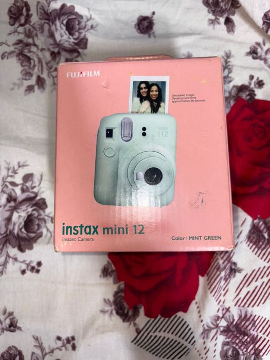 Продам mini instax 12
