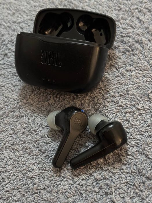 Наушники JBL  Tune 215 TWS черный