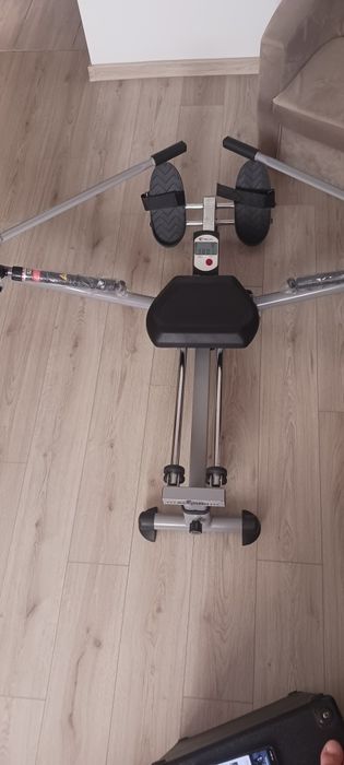 Aparat de vâslit fitness