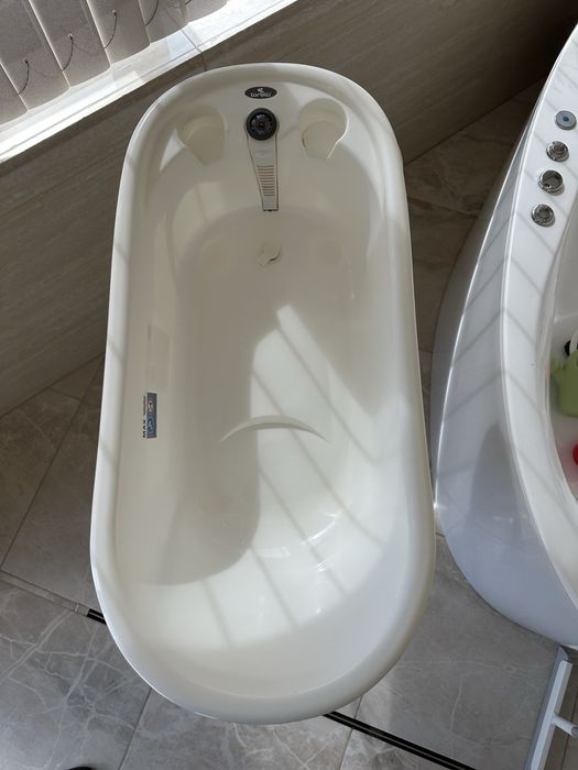 Бебешка вана със стойка Lorelli