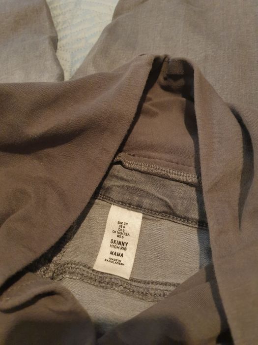 Vand blugi pentru gravide