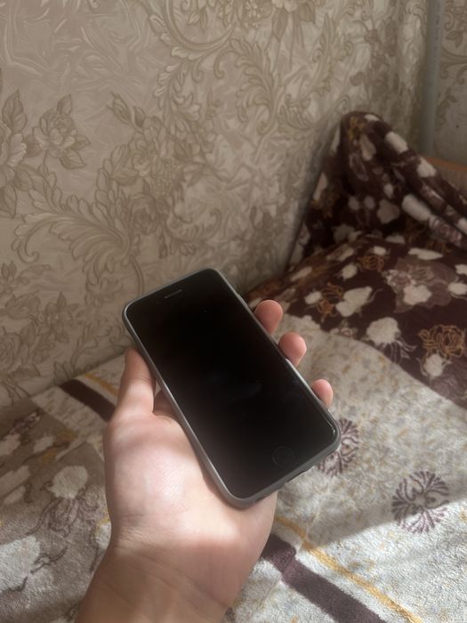 Айфон 8 Iphone 8 64гб идеал состояние отпечатка работает