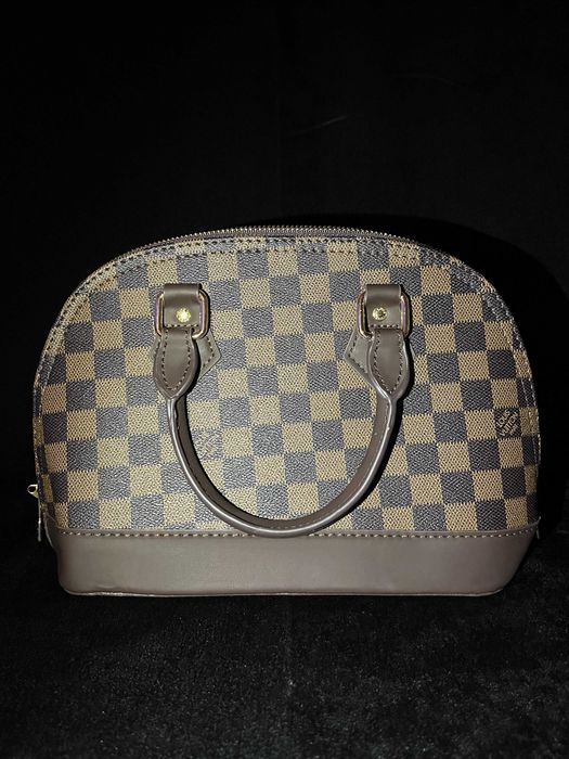 Geantă Louis Vuitton Alma BB