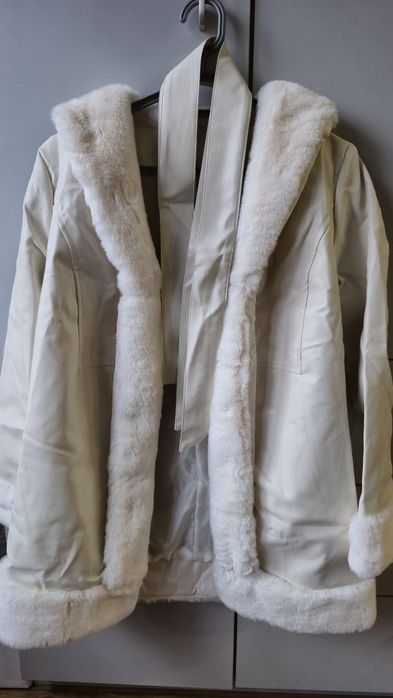 Дамско кожено яке с пух