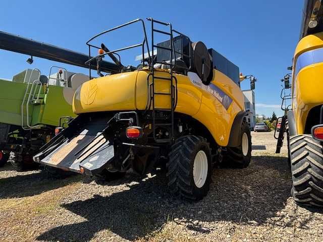 Combina agricola NEW HOLLAND CR9060