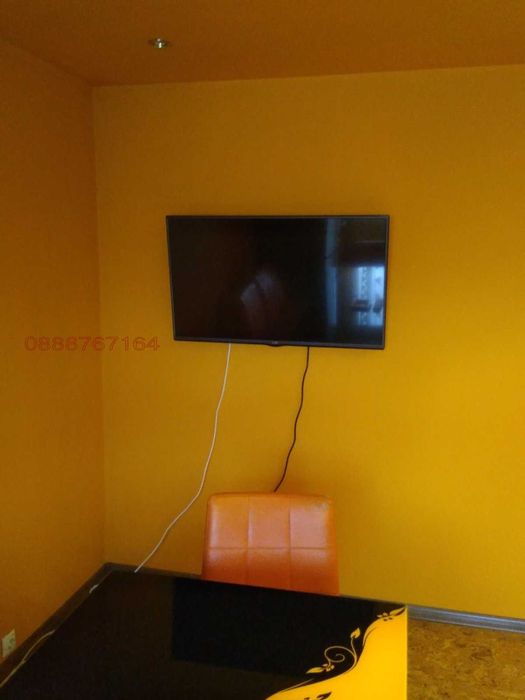 Дава се под наем Тристаен апартамент в Перник, Център - 62 кв.м за 438.6 € - Снимка #2