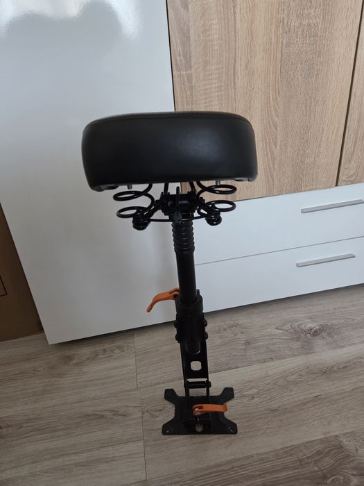 Scaun trotineta kukirin