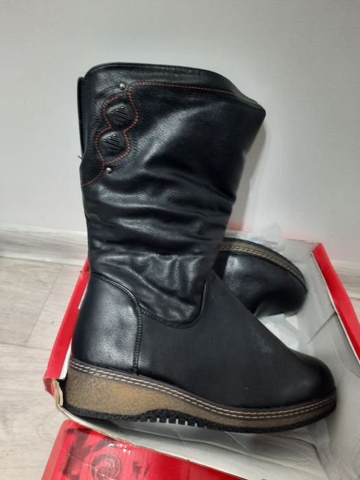 Продам новые  сапоги женские зимние на большой размер