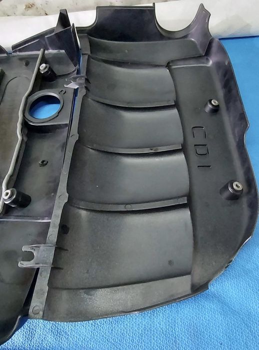 ПВЦ декоративен капак двигател  мерцедес 2.2CDI 2004г