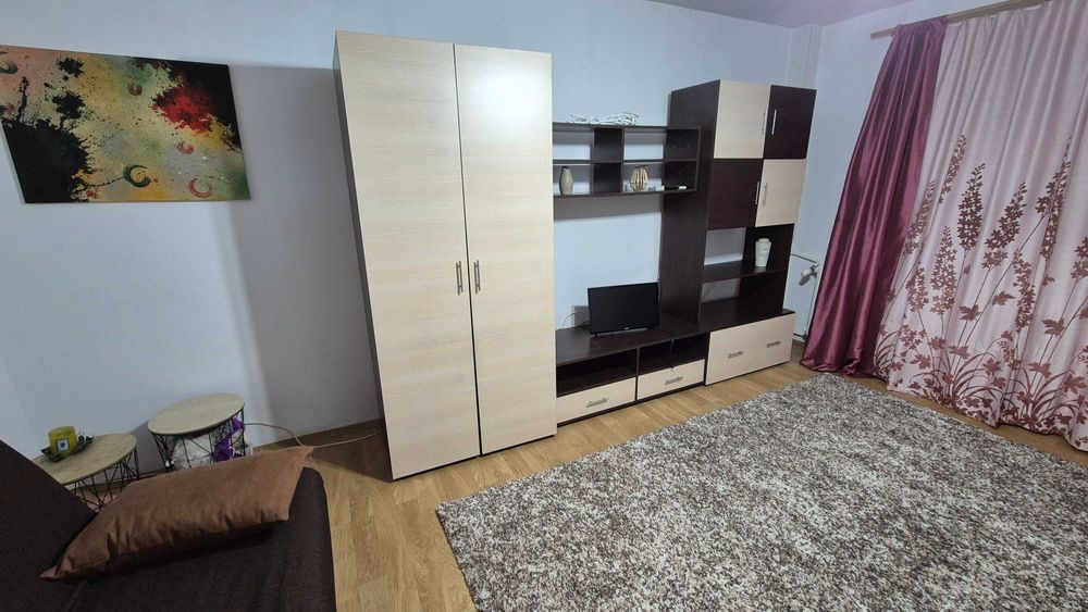 Proprietar inchiriez garsoniera spatioasa