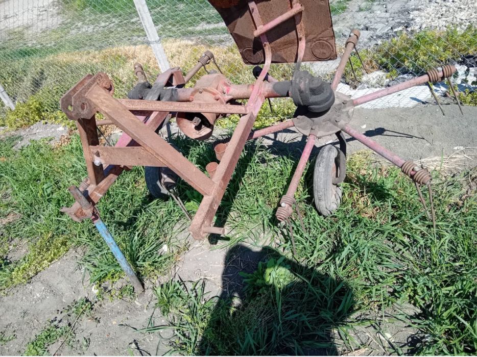 Grebla rotativa / de imprastiat tip paianjen / tip soare